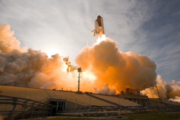 space shuttle, rocket, lift-off-774.jpg